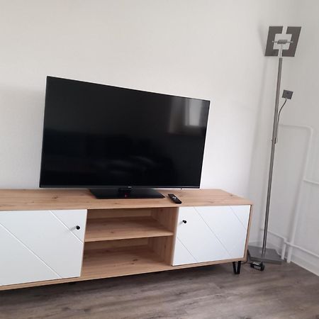 City Apartment Duisburg 1#Netflix &Wlan &Kingsize Bett &Kaffee Maschine & Central & 500M Innenhafen & 2 Min U Bahn Ngoại thất bức ảnh