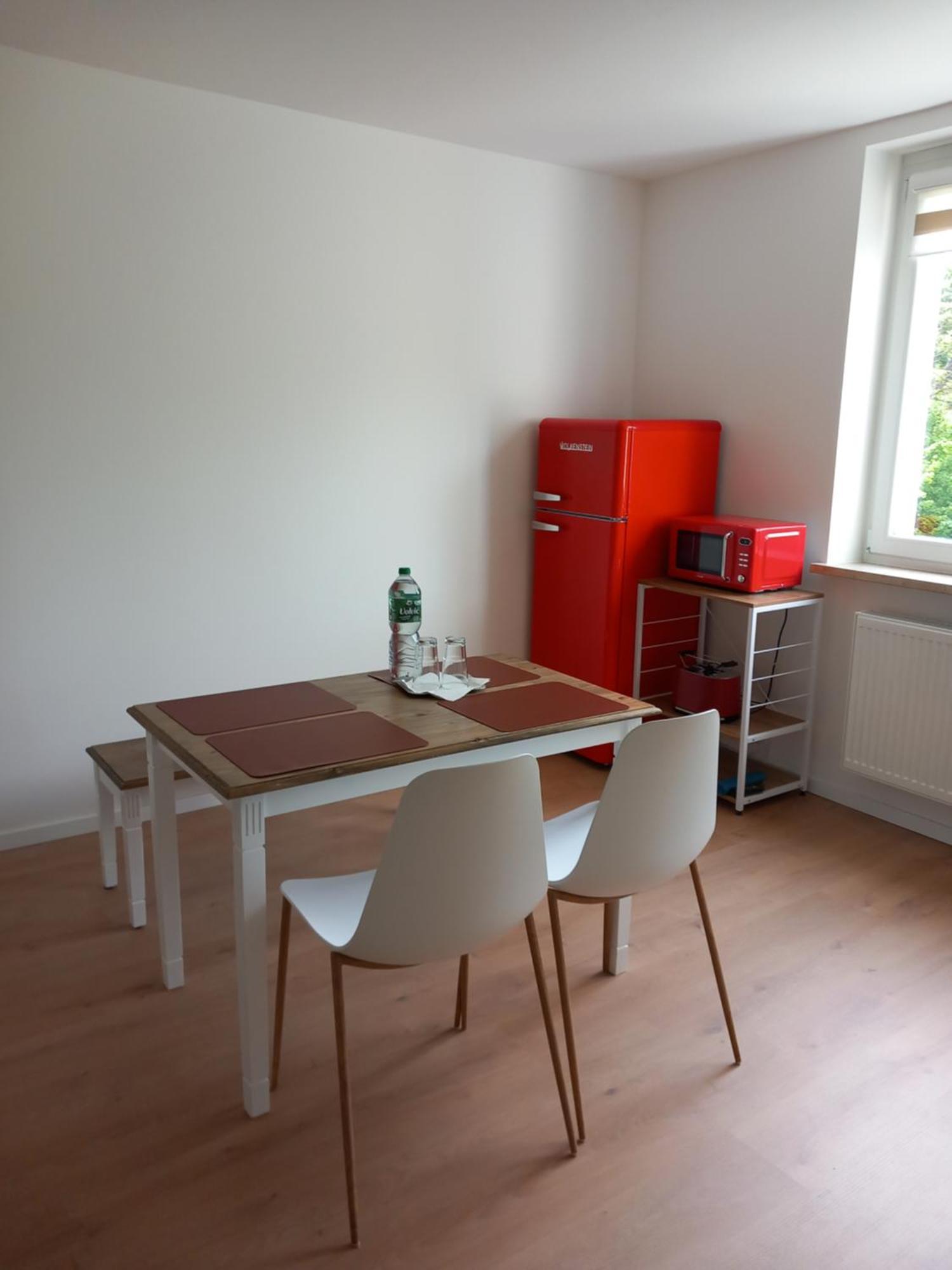 City Apartment Duisburg 1#Netflix &Wlan &Kingsize Bett &Kaffee Maschine & Central & 500M Innenhafen & 2 Min U Bahn Ngoại thất bức ảnh